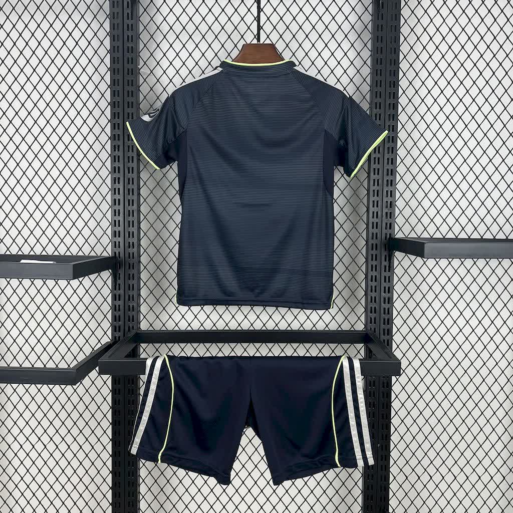 CONJUNTO INFANTIL REAL MADRID 25/26 *OFICIAL* + 5 REGALOS 🎁